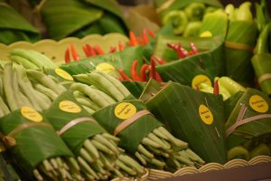 Листья вместо пластика: в азиатских супермаркетах внедряют эко-упаковку