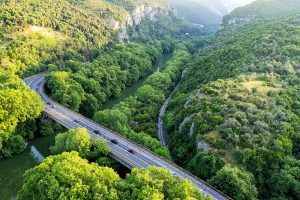 Как Греция превратила смертельно опасную дорогу в идеальную магистраль