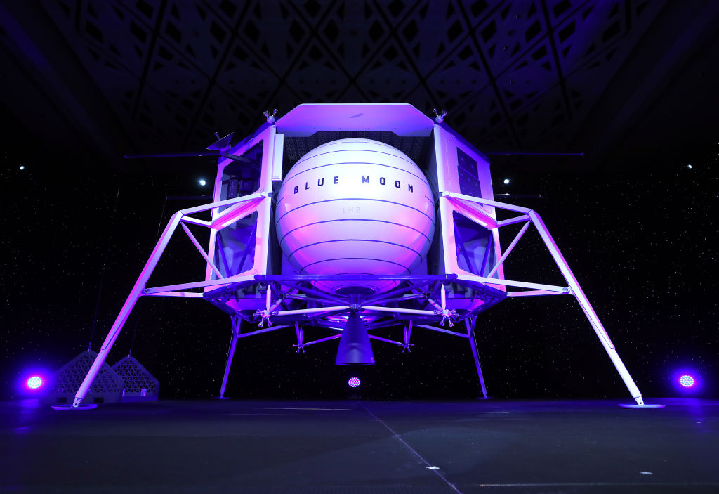 Джефф Безос представил прототип транспортного модуля для высадки людей на Луну.Вокруг Света. Украина