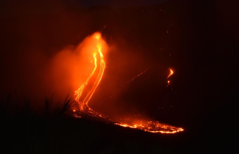 На Сицилии проснулся вулкан Этна: видео извержения.Вокруг Света. Украина