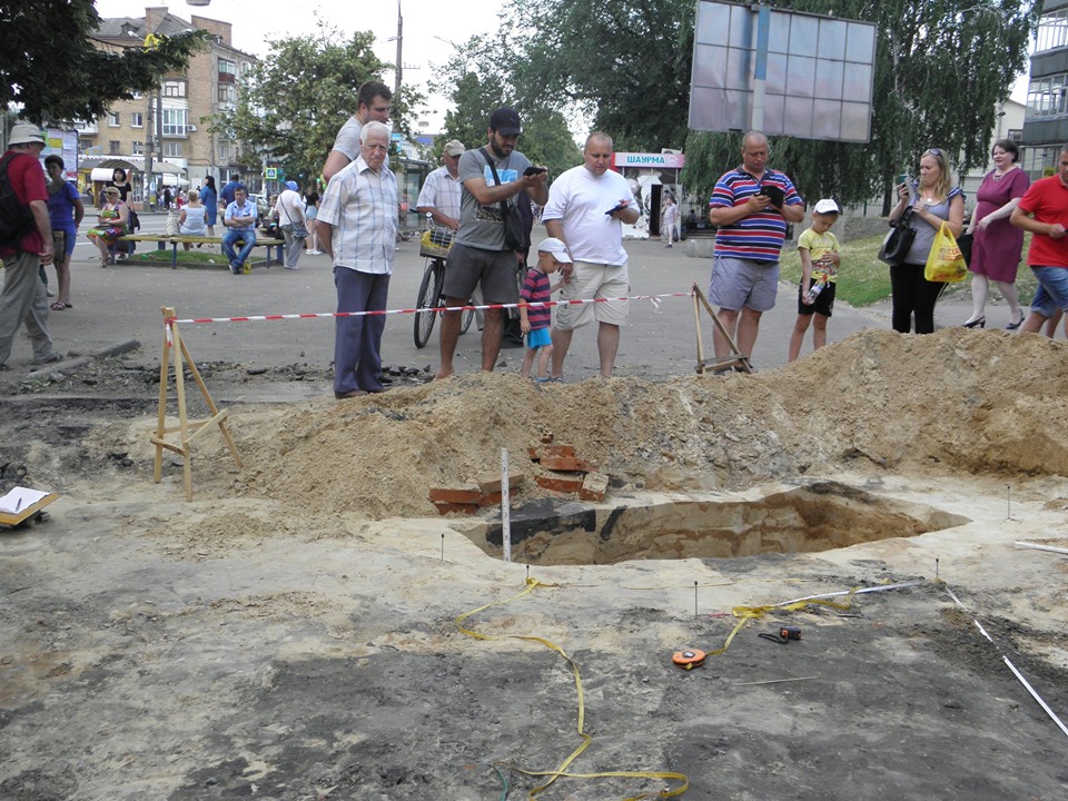 В центре Чернигова археологи обнаружили постройки времен Киевской Руси.Вокруг Света. Украина