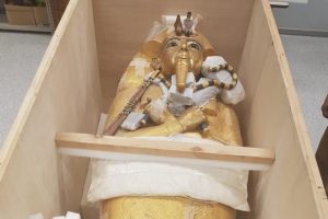В Египте впервые отреставрируют саркофаг Тутанхамона