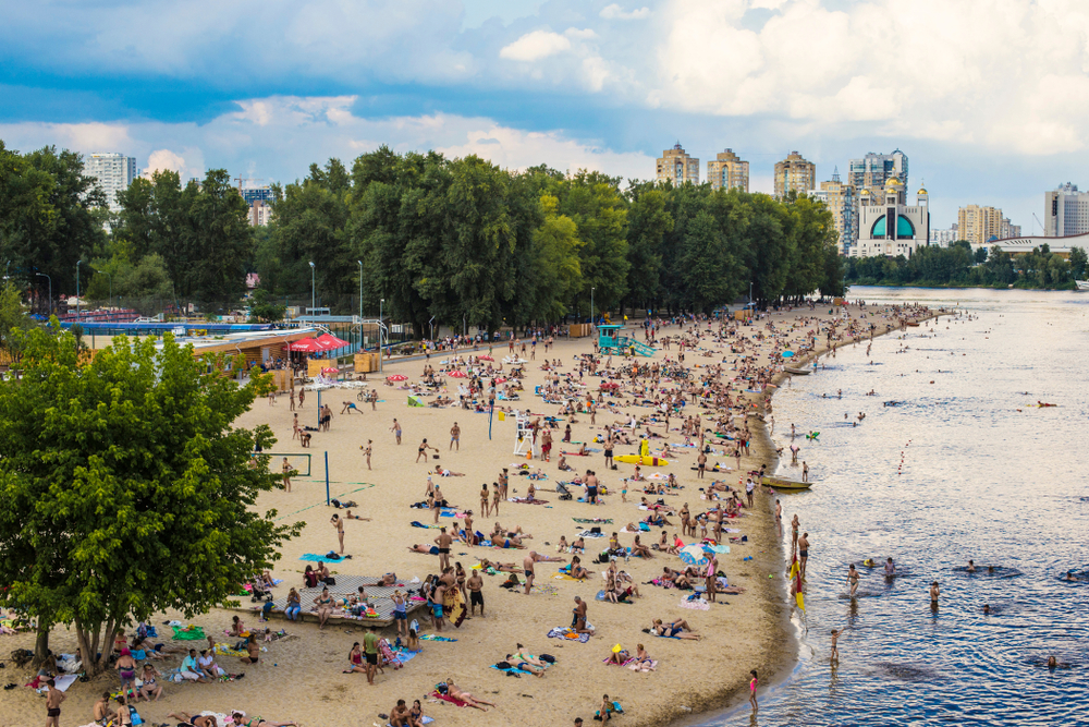 В Киеве опасно купаться на всех городских пляжах.Вокруг Света. Украина