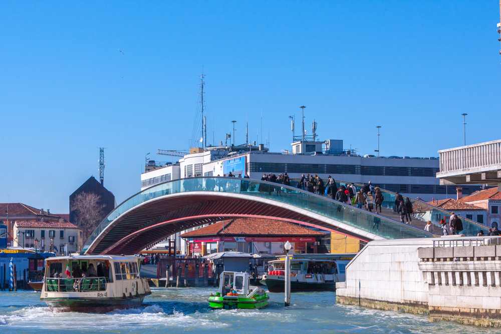Венеция оштрафовала архитектора за некомфортный мост