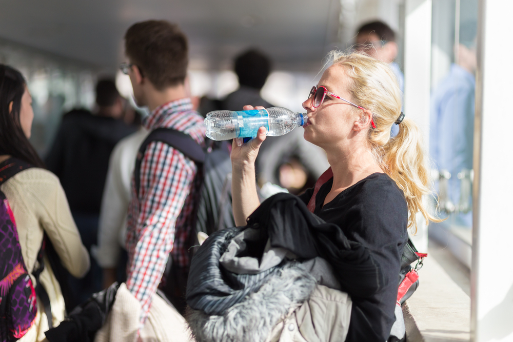 В аэропорту Сан-Франциско запретили продавать воду в пластике.Вокруг Света. Украина