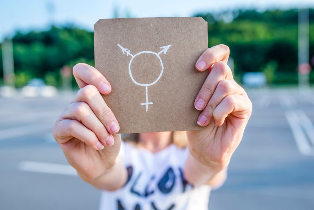 Япония впервые выдала вид на жительство трансгендерной женщине