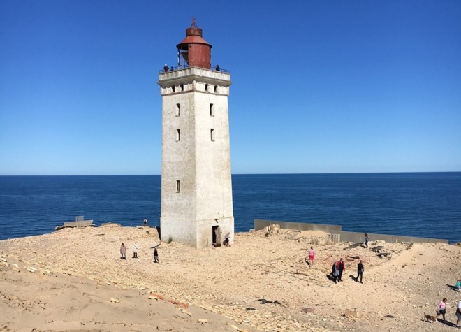 В Дании передвинули 120-летний  маяк, чтобы он не упал в море.Вокруг Света. Украина