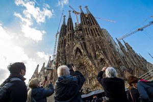 В Барселоне из-за протестов закрыли храм Саграда Фамилия