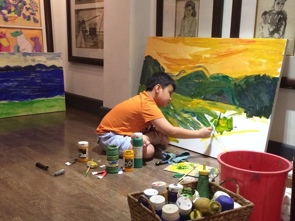 На Манхэттене открылась выставка 12-летнего абстракциониста из Вьетнама