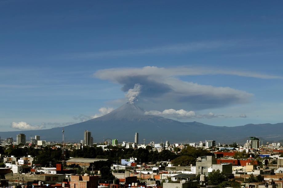 В Мексике проснулся самый активный вулкан страны — видео