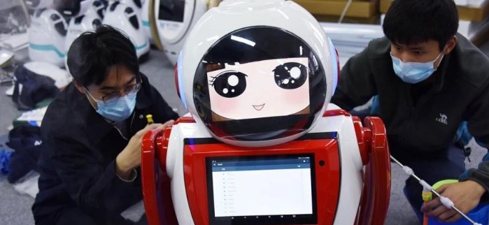 В Китае выпустили на улицы робота для борьбы с коронавирусом.Вокруг Света. Украина