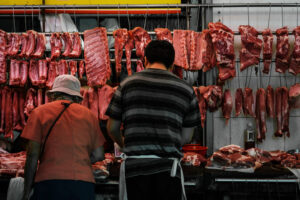 Китайцы строго ограничат ассортимент мясных блюд