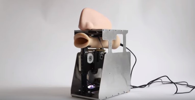 Немецкая художница придумала робота-рот