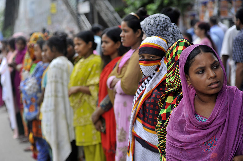 Правительство Бангладеша отправляет продовольственную помощь в бордели