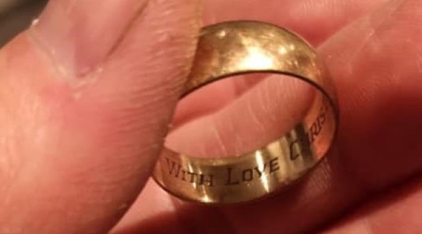 Англичанину вернули кольцо, потерянное 20 лет назад.Вокруг Света. Украина