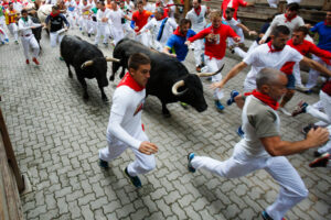 Испания отменила знаменитый фестиваль с забегами быков