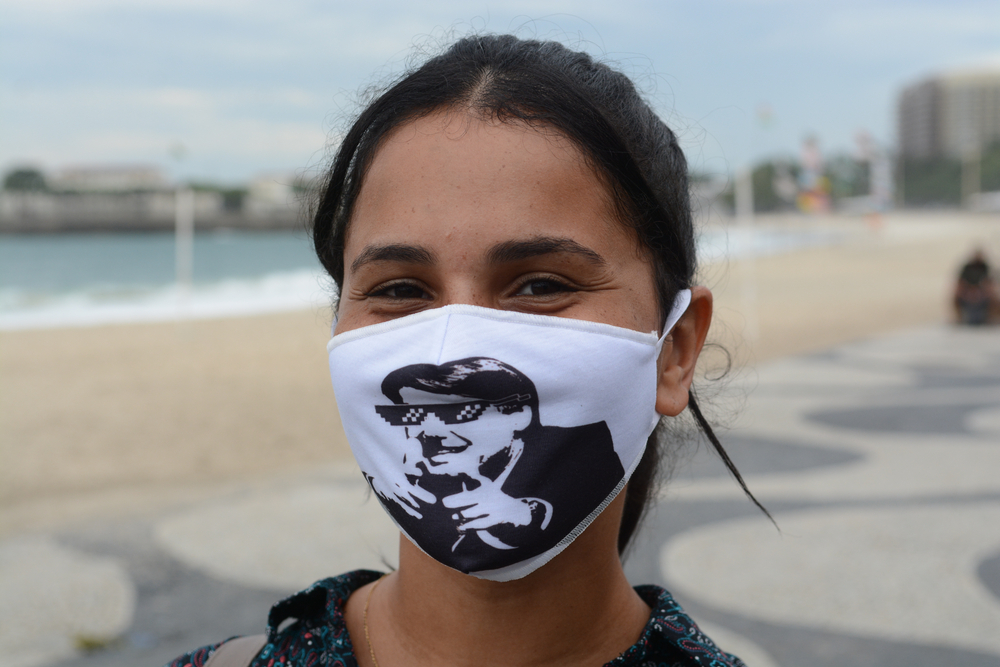Президента Бразилии суд обязал носить маску