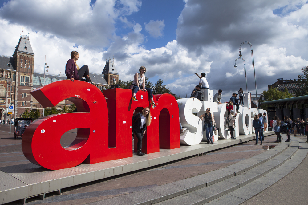 Жители Амстердама требуют ввести лимит на количество туристов.Вокруг Света. Украина