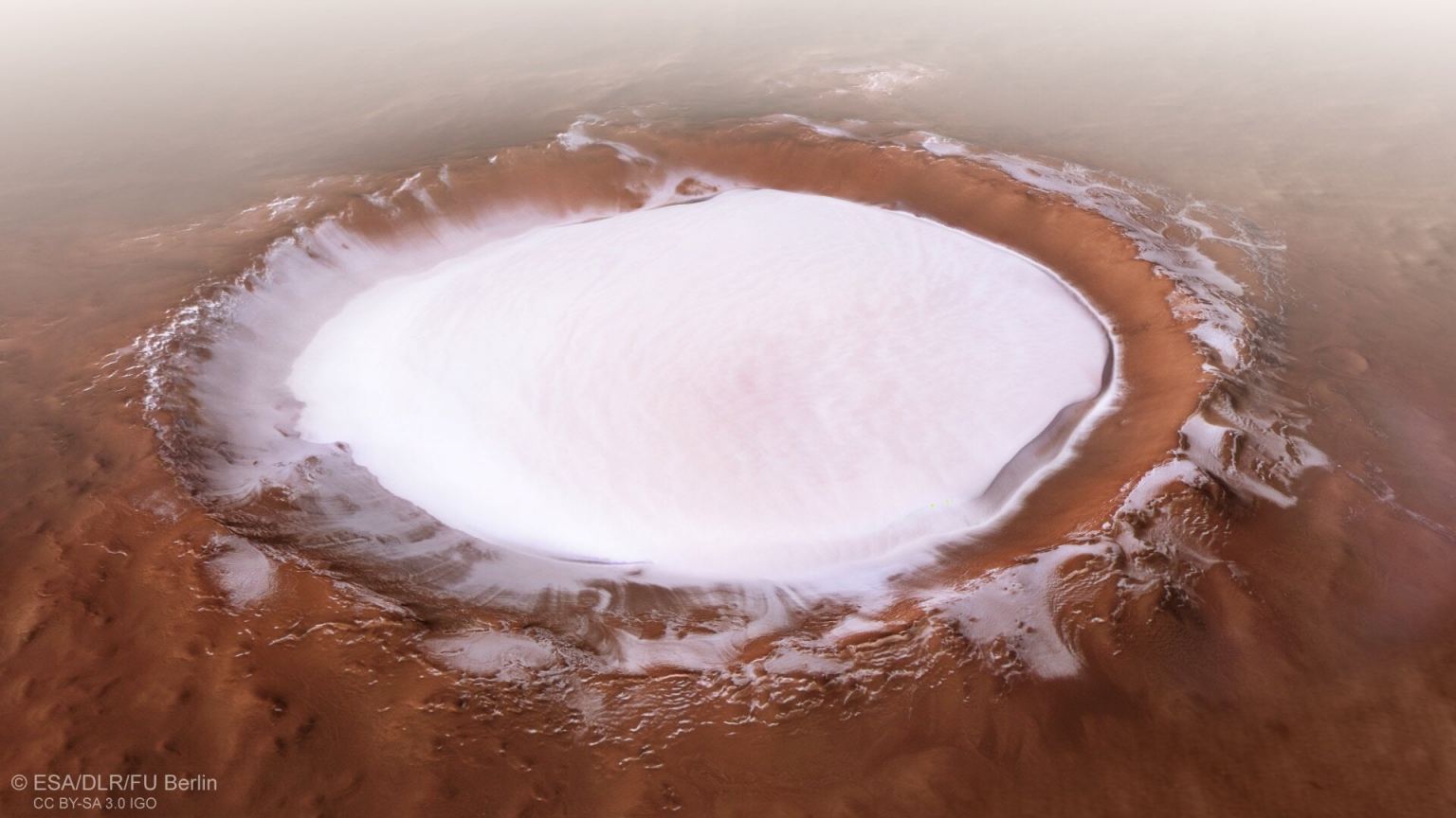 ESA показало марсианский кратер Королёв в эффектом видео.Вокруг Света. Украина