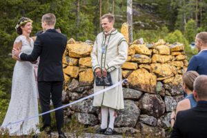 Пара из Швеции и Норвегии поженилась на границе из-за карантина