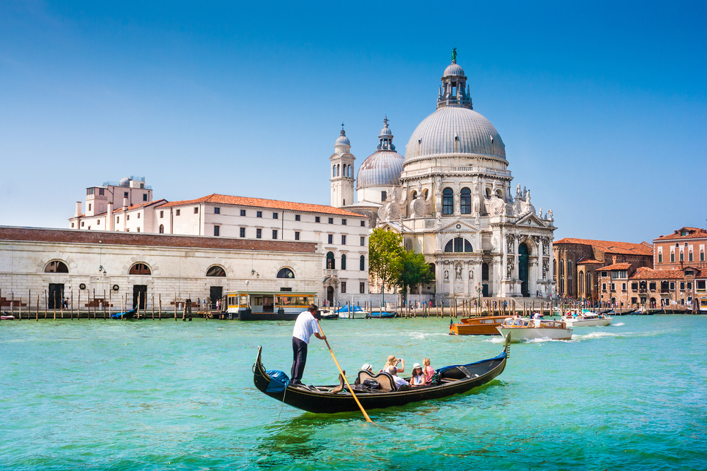 Гондолы в Венеции будут возить меньше туристов, так как те располнели.Вокруг Света. Украина