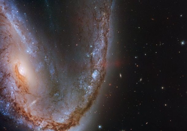 Hubble снял взрыв в галактике Мясной крюк.Вокруг Света. Украина