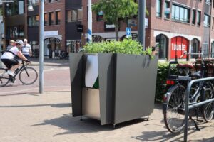В центре Амстердама установили эко-писсуары с каннабисом