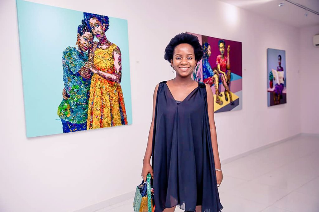 Нигерийка превращает отходы тканей в произведения искусства