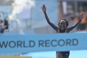 Кенийская легкоатлетка победила саму себя