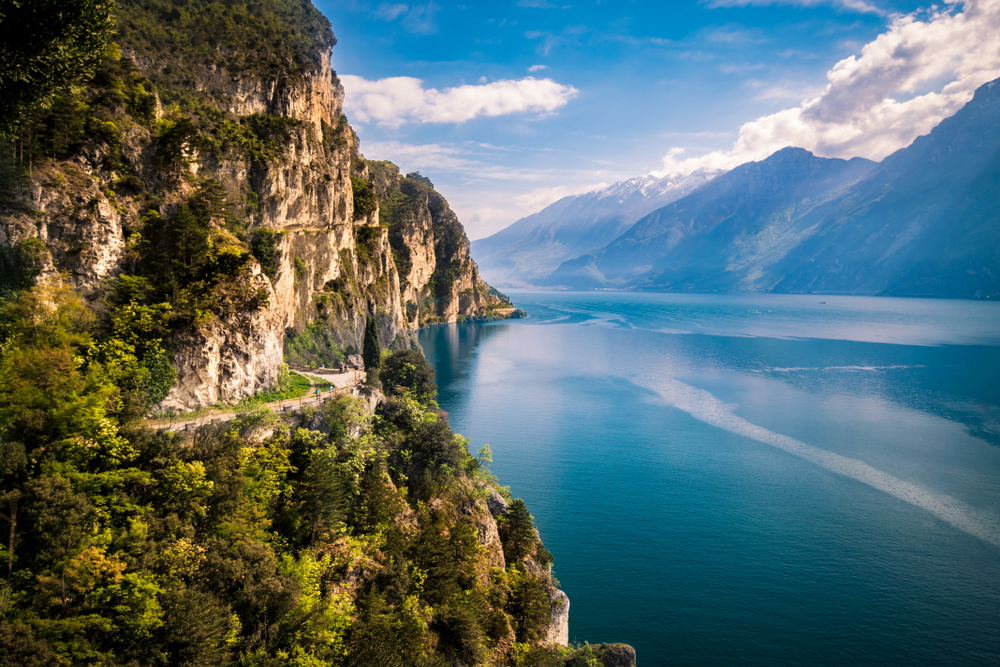Вокруг озера Гарда в Италии обустроят 140-километровую велодорожку.Вокруг Света. Украина