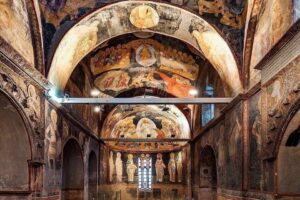 В Стамбуле закрыли христианские фрески гипсокартоном