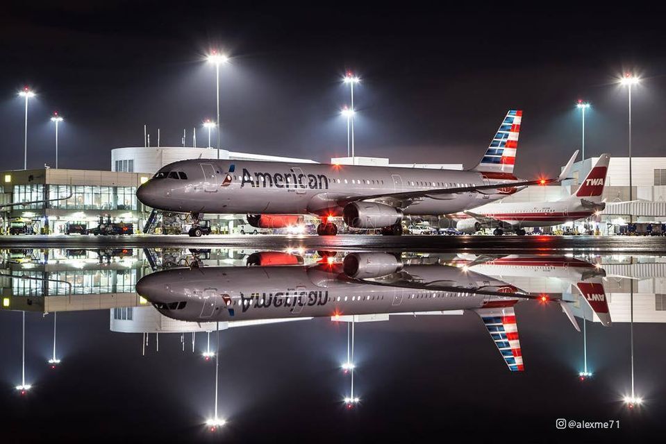 Авиакомпания American Airlines занялась доставкой вина на дом