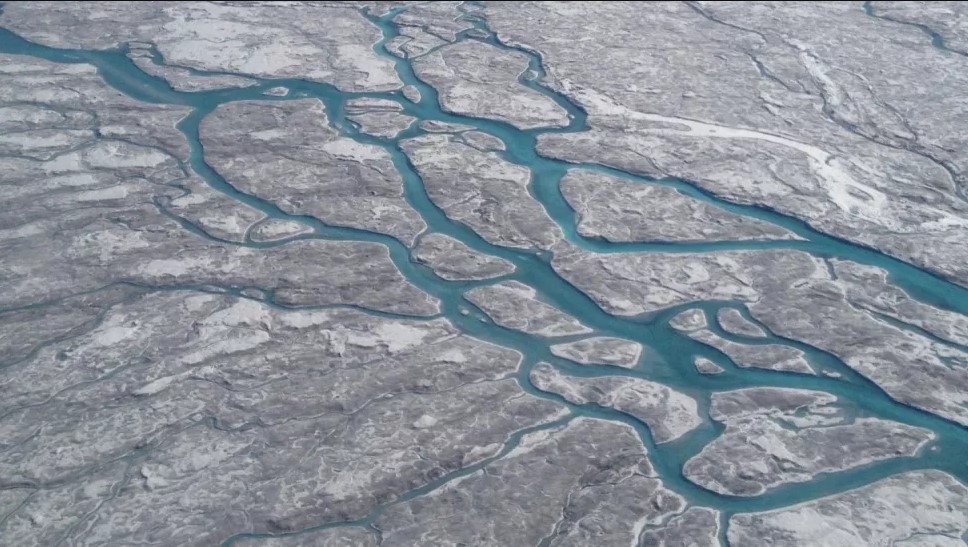 Тайна «темной зоны» на ледяном покрове Гренландии раскрыта