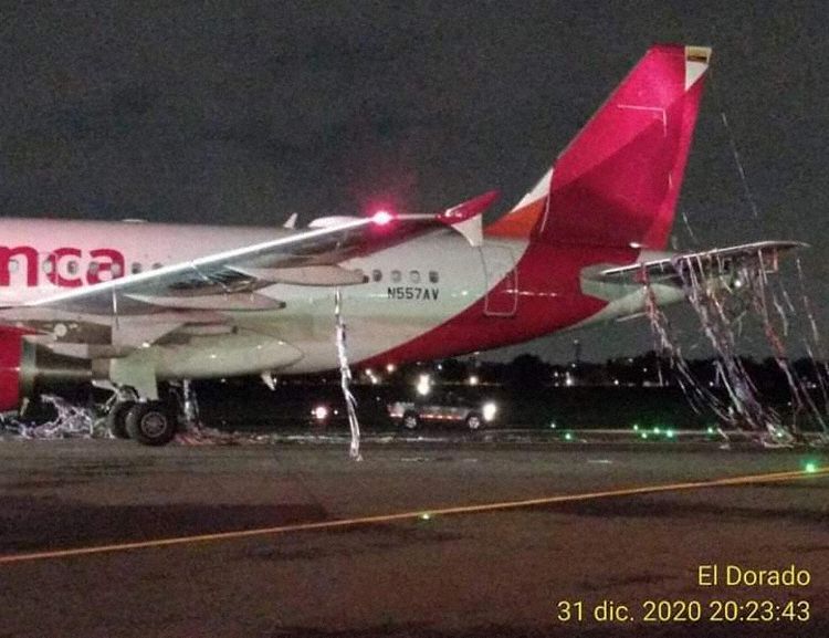 В Колумбии самолет запутался в серпантине