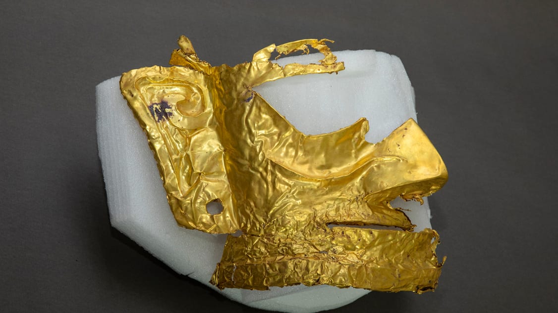В Китае нашли золотую ритуальную маску и еще 500 артефактов: им 3000 лет.Вокруг Света. Украина
