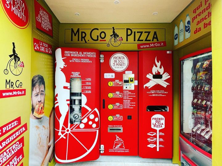 В Риме появился первый автомат, который печет и продает пиццу.Вокруг Света. Украина
