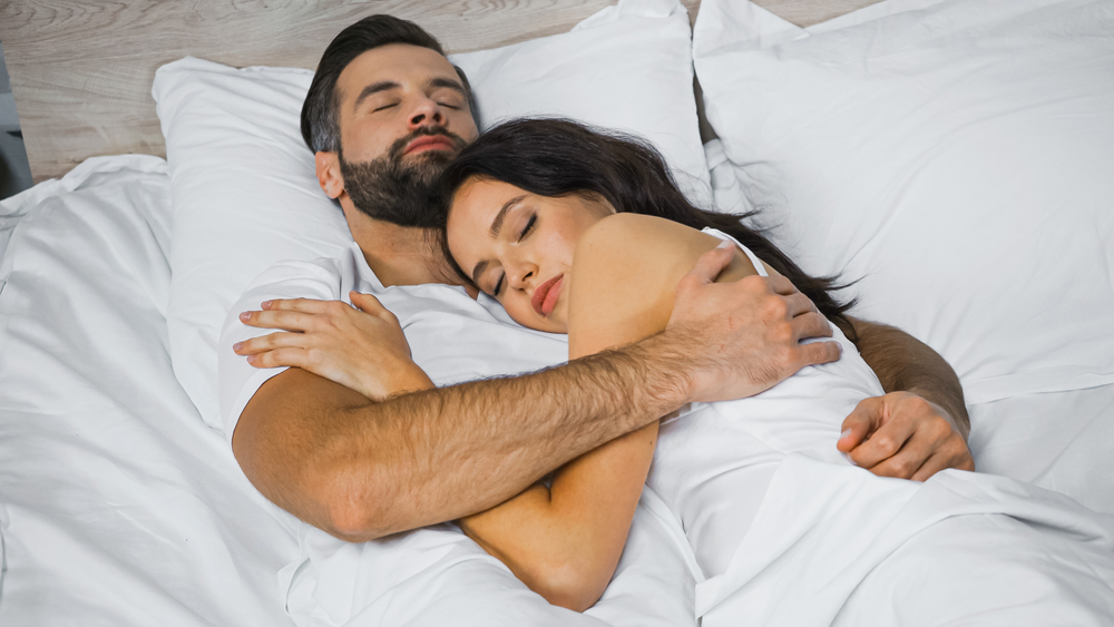 У людей в браке быстрый сон длится дольше