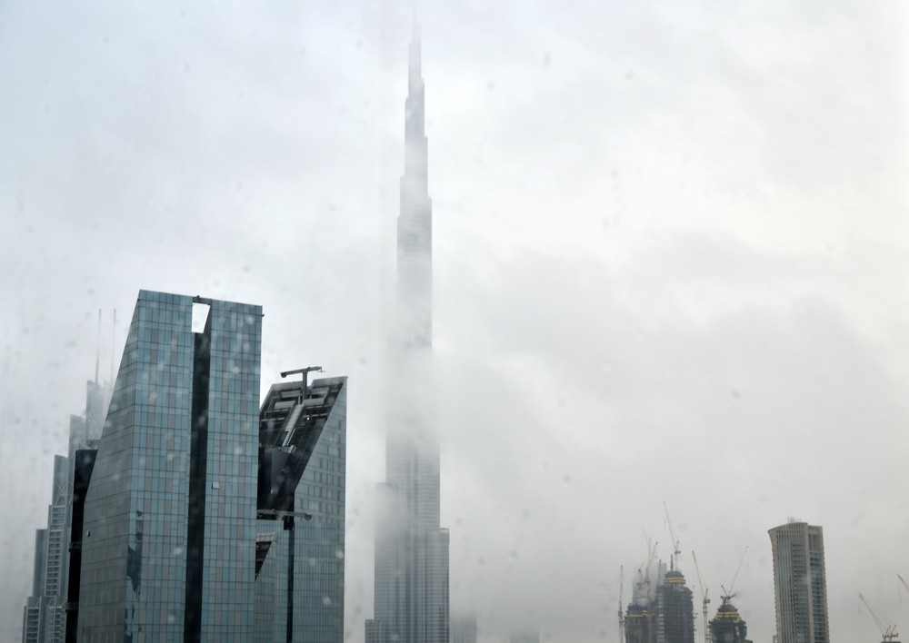 В ОАЭ впервые вызвали дождь с помощью дронов