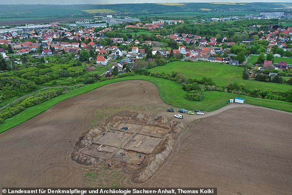 В Германии наши остатки церкви, построенной при Оттоне Великом, основателе Священной Римской империи.Вокруг Света. Украина