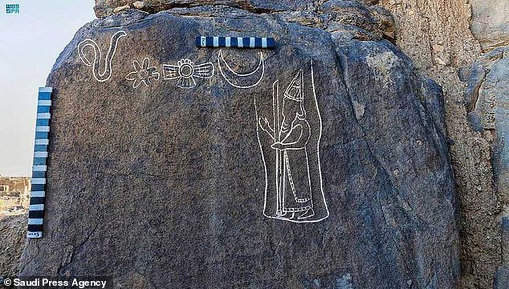 Археологи обнаружили 2550-летнее изображение царя Вавилона, высеченное в скале