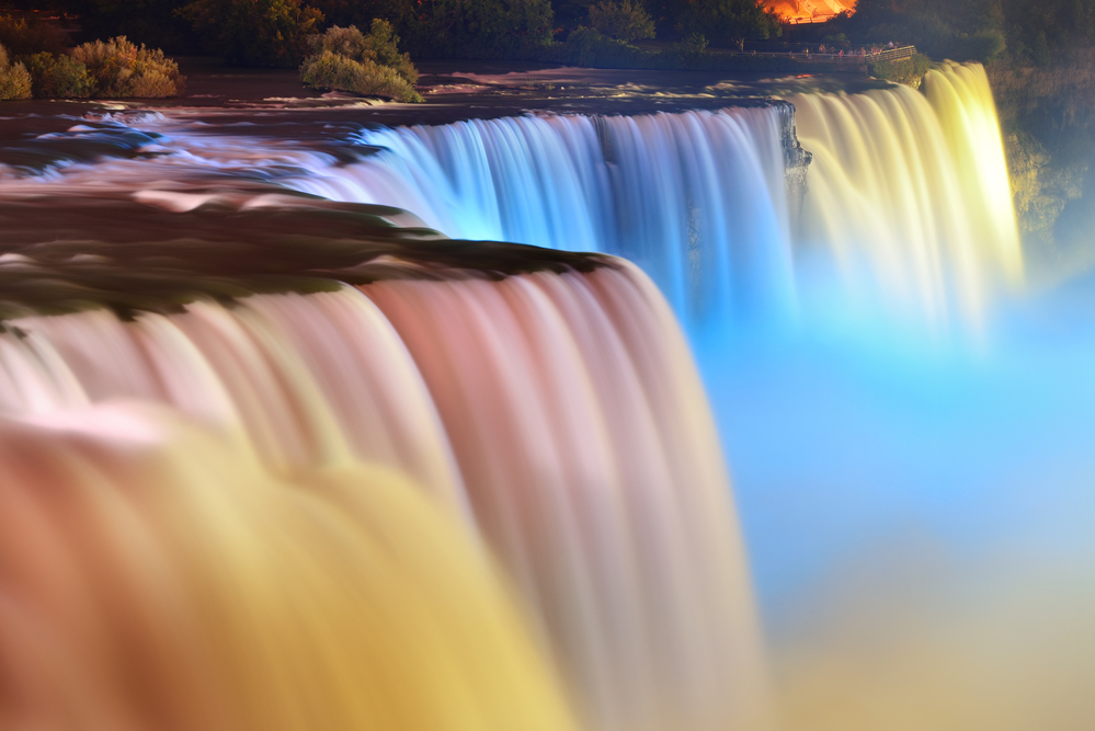 Ниагарский водопад окрасится в цвета украинского флага: где и когда смотреть трансляцию.Вокруг Света. Украина
