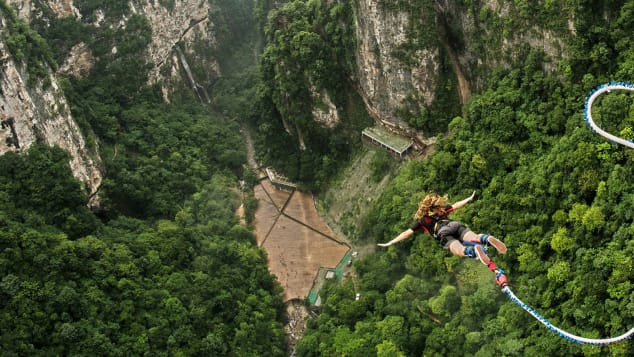 В Китае для туристов открыли самую высокую в мире тарзанку