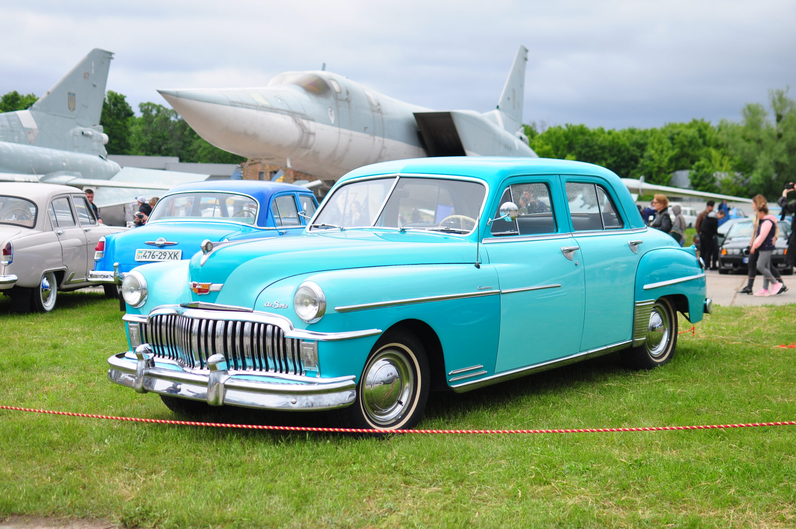 Унікальна “Таврія” і розкішний Mercedes-Benz 1950-х: авто, які варто побачити на OldCarLand.Вокруг Света. Украина