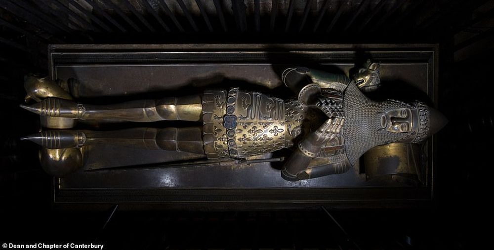 Историки  раскрыли секреты знаменитой гробницы Черного принца в Кентерберийском соборе