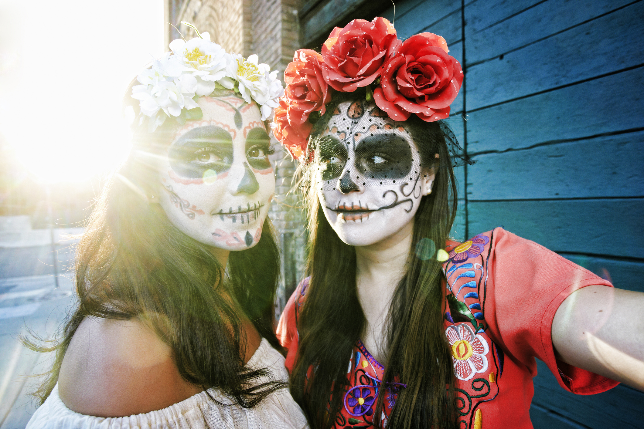 Костры, косплей и сахарные черепа: как празднуют Хэллоуин в разных странах мира
