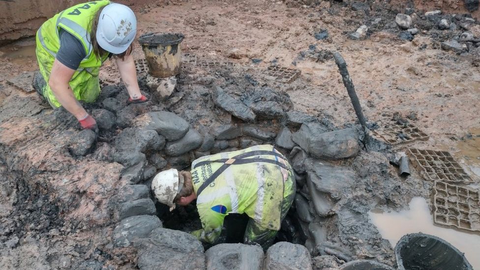 Британские археологи обнаружили на стройке средневековый колодец.Вокруг Света. Украина