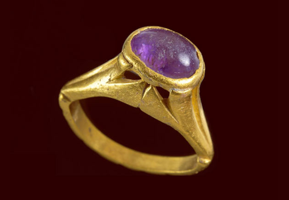 В Израиле на руинах древнего винзавода нашли византийское золотое кольцо
