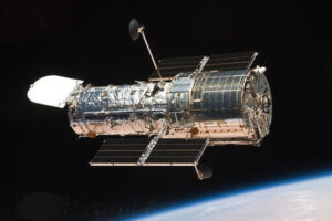 Hubble останется с нами еще на пять лет, несмотря на поломки и конкурента