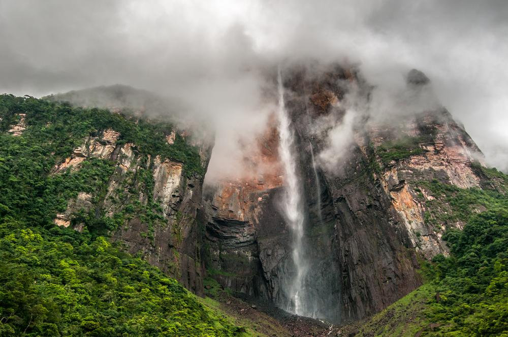 Дух захватывает: видео самого высокого водопада в мире с дрона.Вокруг Света. Украина