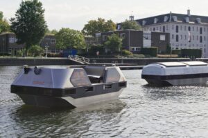 В Амстердаме начало работу беспилотное водное такси